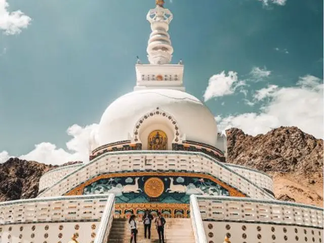 10 Days Leh Ladakh tour with Nubra, Turtuk and Pangong Lake from Delhi
